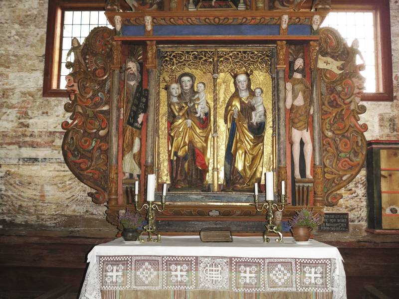 Kvernes stavkirke altertavle foto Terje Holm